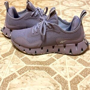 Reebok Zig Dynamica Size 8 GUC